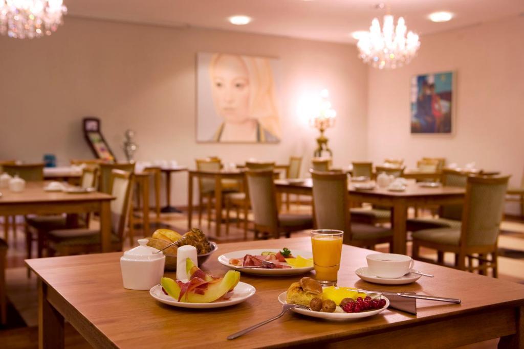 Ross Hotel Штутгарт Экстерьер фото
